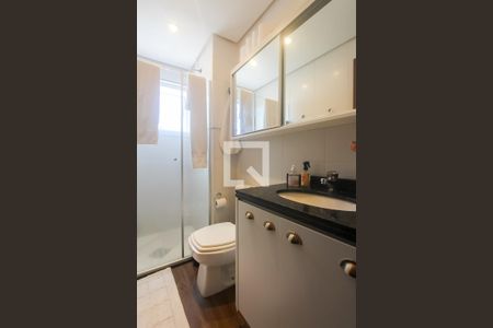 Banheiro suite de apartamento para alugar com 1 quarto, 45m² em Auxiliadora, Porto Alegre