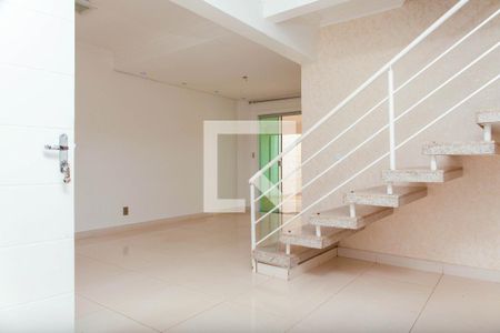 Sala de casa de condomínio para alugar com 3 quartos, 120m² em Morada da Colina, Uberlândia