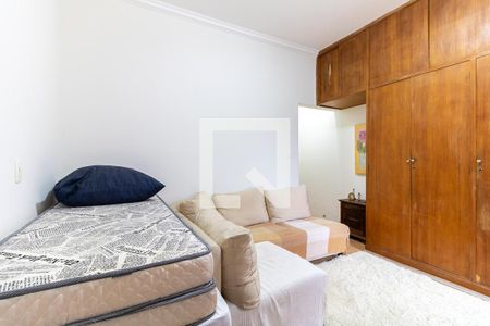 Suíte  de casa à venda com 5 quartos, 220m² em Vila Mariana, São Paulo