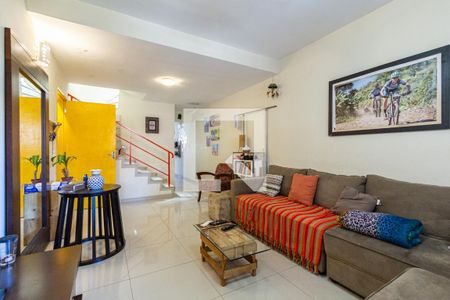 Sala de casa à venda com 3 quartos, 120m² em Jardim Monte Kemel, São Paulo