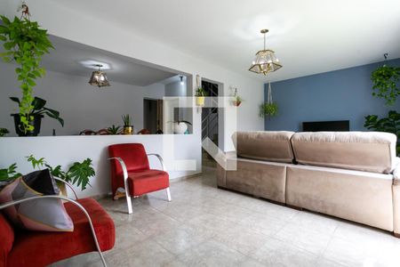 Sala de estar de casa para alugar com 4 quartos, 200m² em Jardim Monte Alegre, São Paulo