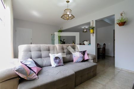 Sala de estar de casa para alugar com 4 quartos, 200m² em Jardim Monte Alegre, São Paulo