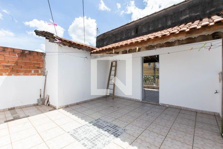 Casa à venda com 250m², 6 quartos e 4 vagas Casa à venda com 250m², 6 quartos e 4 vagasQuintal