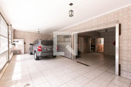 Casa à venda com 250m², 6 quartos e 4 vagas Casa à venda com 250m², 6 quartos e 4 vagasGaragem