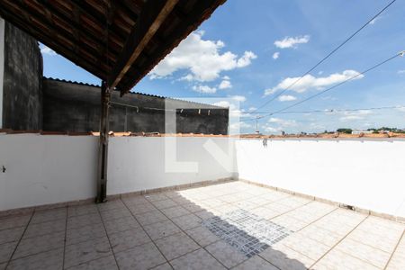 Casa à venda com 250m², 6 quartos e 4 vagas Casa à venda com 250m², 6 quartos e 4 vagasQuintal