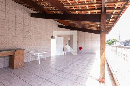 Casa à venda com 250m², 6 quartos e 4 vagas Casa à venda com 250m², 6 quartos e 4 vagasVaranda