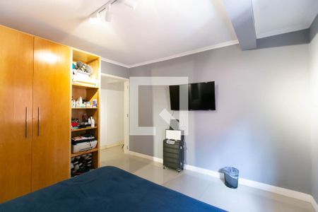 Casa à venda com 250m², 6 quartos e 4 vagas Casa à venda com 250m², 6 quartos e 4 vagasQuarto 1