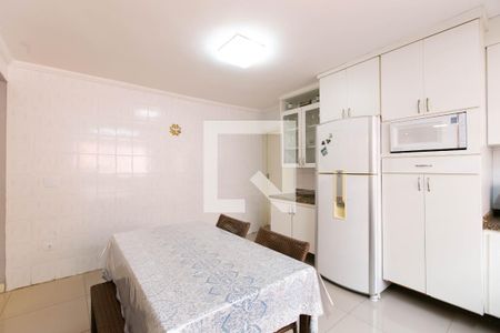 Casa à venda com 250m², 6 quartos e 4 vagas Casa à venda com 250m², 6 quartos e 4 vagasCozinha