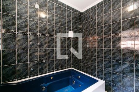 Casa à venda com 250m², 6 quartos e 4 vagas Casa à venda com 250m², 6 quartos e 4 vagasBanheiro - Suite