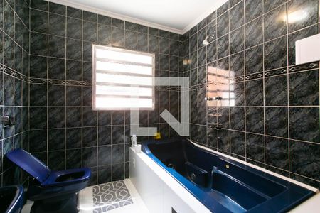 Casa à venda com 250m², 6 quartos e 4 vagas Casa à venda com 250m², 6 quartos e 4 vagasBanheiro - Suite