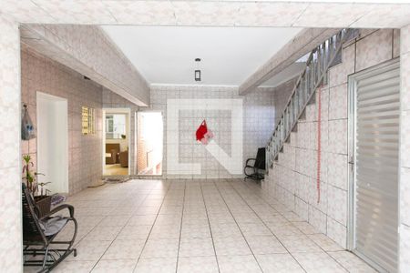 Casa à venda com 250m², 6 quartos e 4 vagas Casa à venda com 250m², 6 quartos e 4 vagasGaragem