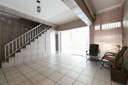 Casa à venda com 250m², 6 quartos e 4 vagas Casa à venda com 250m², 6 quartos e 4 vagasÁrea Externa