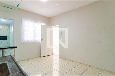 Sala/Cozinha de casa para alugar com 1 quarto, 44m² em Parque Imperial, São Paulo