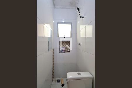 Banheiro da Suíte de apartamento para alugar com 2 quartos, 50m² em Jardim Vila Rica, Santo André