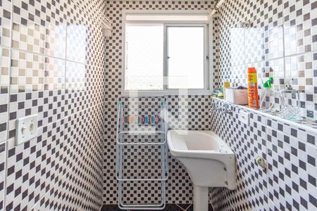 Apartamento para alugar com 49m², 2 quartos e sem vaga Apartamento para alugar com 49m², 2 quartos e sem vagaCozinha e área de serviço