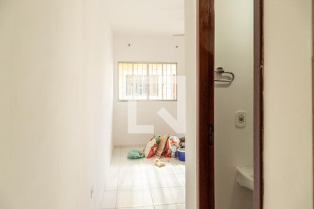 Corredor de casa de condomínio para alugar com 2 quartos, 44m² em Parque Boturussu, São Paulo