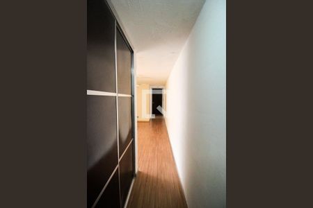 Corredor de apartamento para alugar com 3 quartos, 65m² em Cidade Antônio Estevão de Carvalho, São Paulo