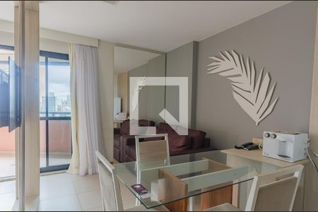 Sala/Cozinha de apartamento para alugar com 1 quarto, 50m² em Caminho das Árvores, Salvador