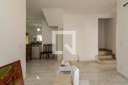 Sala de Estar de casa de condomínio para alugar com 3 quartos, 180m² em Vila Oliveira, Mogi das Cruzes