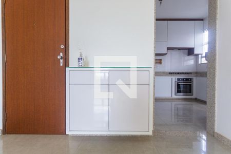 Cômoda da Sala de apartamento para alugar com 2 quartos, 70m² em Santa Efigênia, Belo Horizonte