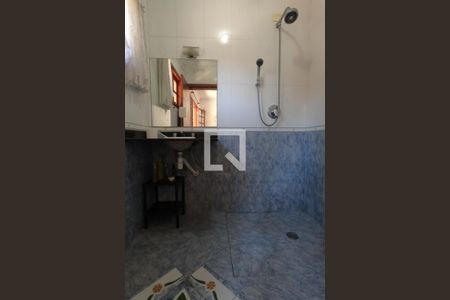 Casa de condomínio para alugar com 395m², 4 quartos e 6 vagas Casa de condomínio para alugar com 395m², 4 quartos e 6 vagasBanheiro da Suíte 2