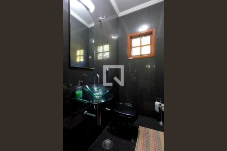 Casa de condomínio para alugar com 395m², 4 quartos e 6 vagas Casa de condomínio para alugar com 395m², 4 quartos e 6 vagasLavabo