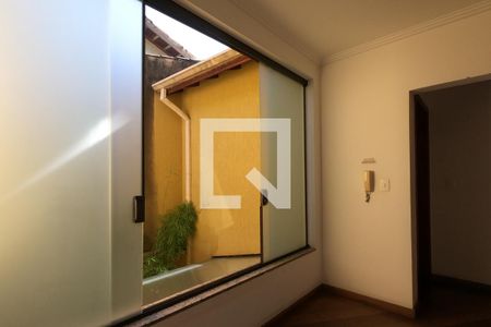 Casa de condomínio para alugar com 395m², 4 quartos e 6 vagas Casa de condomínio para alugar com 395m², 4 quartos e 6 vagasAcesso aos Quartos