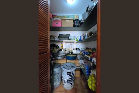 Casa de condomínio para alugar com 395m², 4 quartos e 6 vagas Casa de condomínio para alugar com 395m², 4 quartos e 6 vagasDespensa