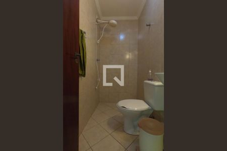 Casa de condomínio para alugar com 395m², 4 quartos e 6 vagas Casa de condomínio para alugar com 395m², 4 quartos e 6 vagasBanheiro de Serviço