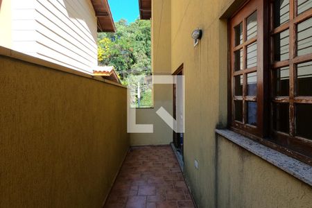 Casa de condomínio para alugar com 395m², 4 quartos e 6 vagas Casa de condomínio para alugar com 395m², 4 quartos e 6 vagasÁrea de Serviço