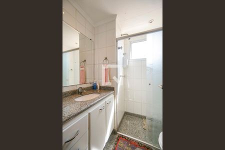 Apartamento à venda com 188m², 4 quartos e 3 vagas Apartamento à venda com 188m², 4 quartos e 3 vagasBanheiro social