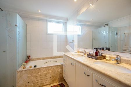 Apartamento à venda com 188m², 4 quartos e 3 vagas Apartamento à venda com 188m², 4 quartos e 3 vagasBanheiro da suíte 1