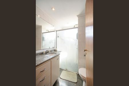 Apartamento à venda com 188m², 4 quartos e 3 vagas Apartamento à venda com 188m², 4 quartos e 3 vagasBanheiro da suíte 2