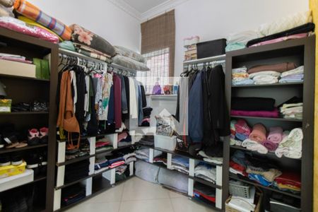 Closet da Suíte 1 de casa à venda com 4 quartos, 600m² em Jardim Guapira, São Paulo