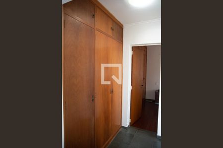 Armário - Corredor de apartamento para alugar com 1 quarto, 58m² em Vila Lemos, Campinas