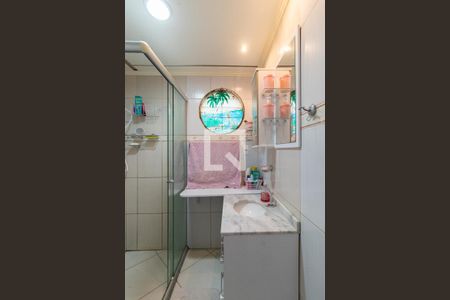 Banheiro de apartamento à venda com 1 quarto, 39m² em Cristal, Porto Alegre