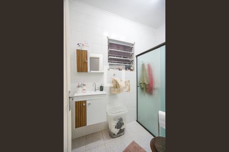 Banheiro de casa à venda com 2 quartos, 190m² em Vila Bertioga, São Paulo