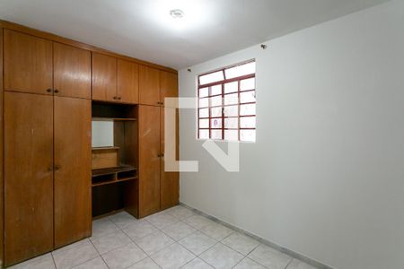 Quarto 2 de apartamento para alugar com 3 quartos, 60m² em Santa Efigênia, Belo Horizonte