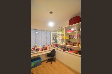 Quarto 1 de casa à venda com 4 quartos, 95m² em Harmonia, Canoas