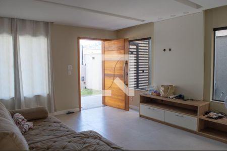 Sala de casa de condomínio para alugar com 4 quartos, 260m² em Guaratiba, Rio de Janeiro
