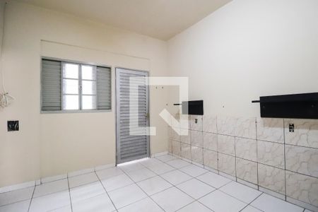 Sala de kitnet/studio para alugar com 1 quarto, 35m² em Parque Trindade, Goiânia