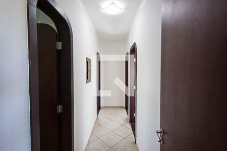 Corredor de apartamento para alugar com 3 quartos, 104m² em Brasil, Uberlândia