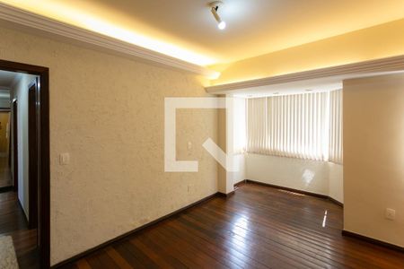 Sala de apartamento para alugar com 3 quartos, 90m² em Sion, Belo Horizonte