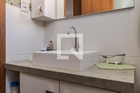 Banheiro de apartamento à venda com 2 quartos, 74m² em Protásio Alves, Porto Alegre