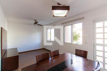 Sala de casa para alugar com 3 quartos, 82m² em Chácara Ondas Verdes, Cotia