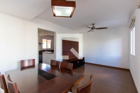 Sala de casa para alugar com 3 quartos, 82m² em Chácara Ondas Verdes, Cotia