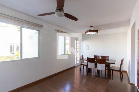 Sala de casa para alugar com 3 quartos, 82m² em Chácara Ondas Verdes, Cotia