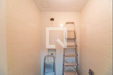 Apartamento à venda com 157m², 3 quartos e 2 vagas Apartamento à venda com 157m², 3 quartos e 2 vagasBanheiro de Serviço