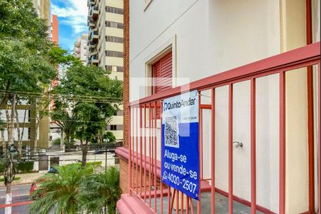 Apartamento à venda com 157m², 3 quartos e 2 vagas Apartamento à venda com 157m², 3 quartos e 2 vagasPlaca instalada na Varanda