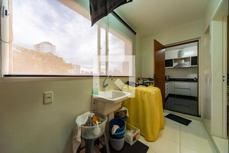 Apartamento à venda com 157m², 3 quartos e 2 vagas Apartamento à venda com 157m², 3 quartos e 2 vagasÁrea de Serviço
